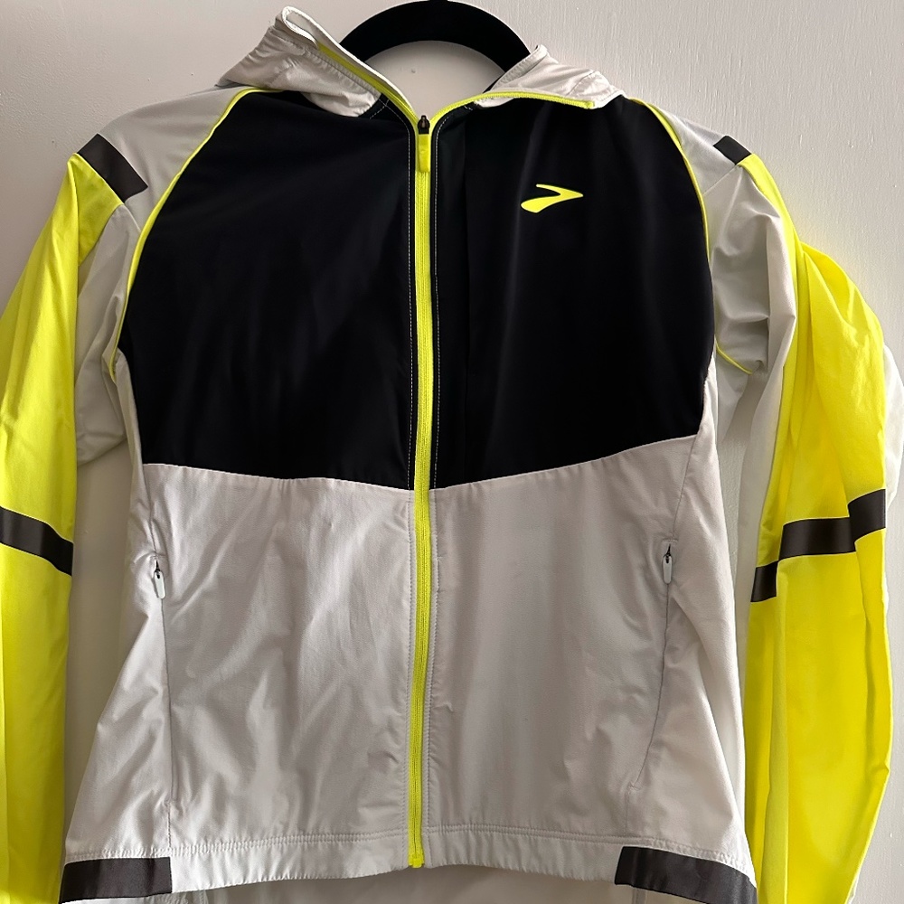 Carbonite Jacket by Brooks Running